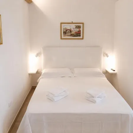 Domus Avi - Couette-café Taviano (Lecce)