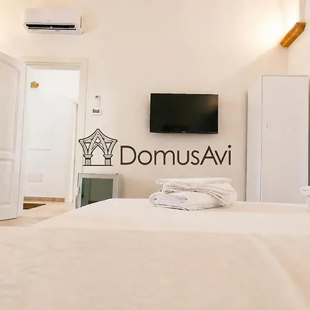 Couette-café Domus Avi - *
