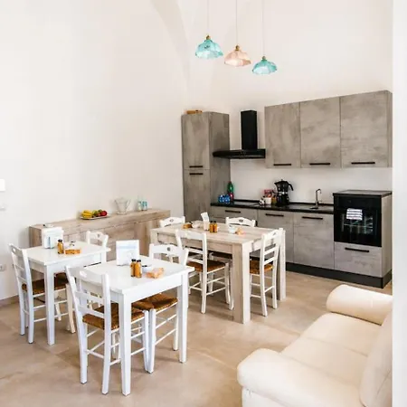 Domus Avi - * Taviano (Lecce)