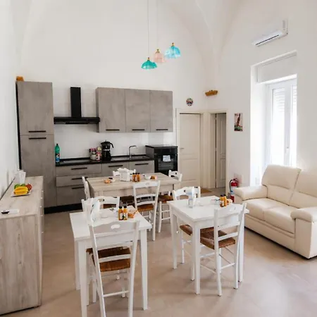 Domus Avi - Taviano (Lecce)