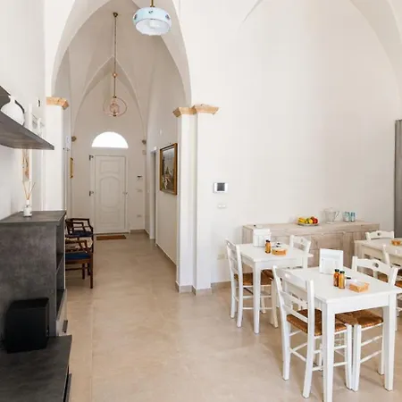 Domus Avi - Taviano (Lecce)