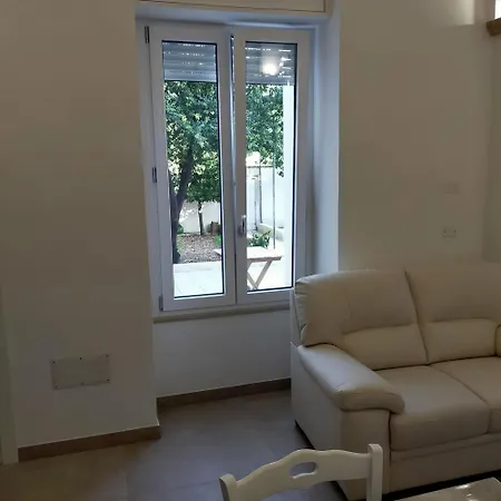 Domus Avi - Bed & Breakfast *